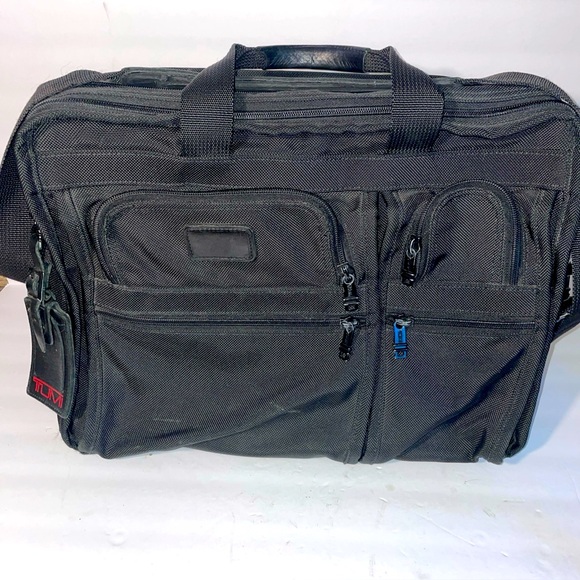 Tumi Alpha T Pass Laptop Messenger Bag Black Business Travel 26516DH Fits 16
